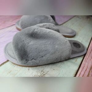 Women's Fuzzy Comfy Slippers